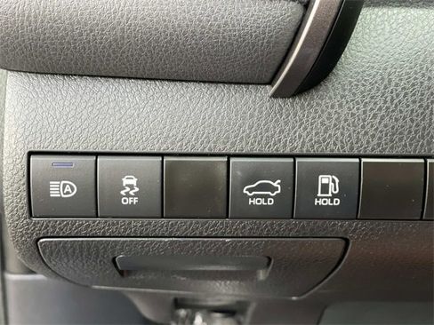 Used 2022 Toyota Camry SE image 16