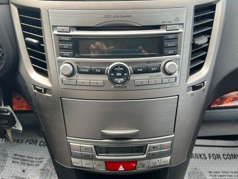Used 2011 Subaru Outback 2.5i Limited w/ PWR Moonroof Pkg AWD/4WD image 25