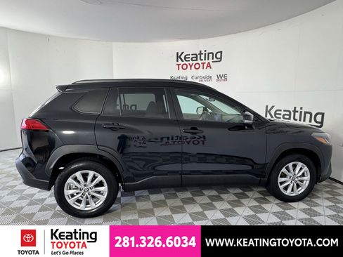 Certified 2023 Toyota Corolla Cross LE FWD image 5