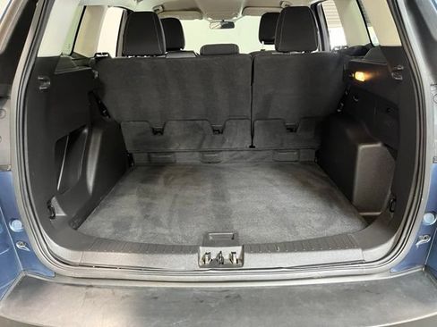 Used 2018 Ford Escape SE w/ SE Sync 3 Package FWD image 16