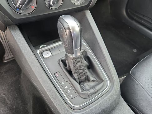 Used 2016 Volkswagen Jetta SE image 30