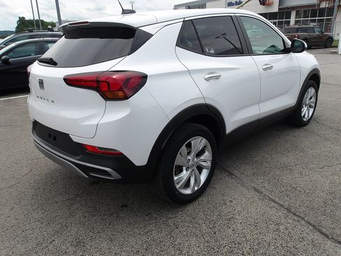 Used 2024 Buick Encore GX Preferred w/ Comfort Package AWD/4WD image 8