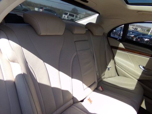 Used 2014 Mercedes-Benz S 550 Sedan image 23