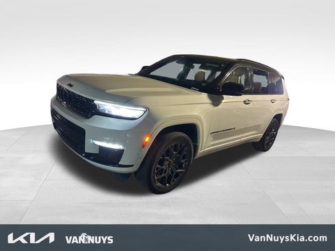 Used 2023 Jeep Grand Cherokee L Summit AWD/4WD image 1