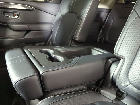 Certified 2024 Honda Pilot Elite image 33