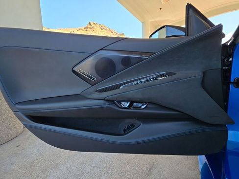 Used 2025 Chevrolet Corvette Stingray Premium Conv w/ Z51 Performance Package RWD image 23