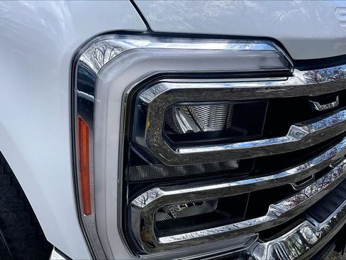Used 2023 Ford F250 Lariat w/ Lariat Ultimate Package AWD/4WD image 26