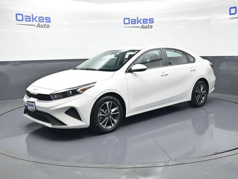 Certified 2024 Kia Forte LXS FWD image 3