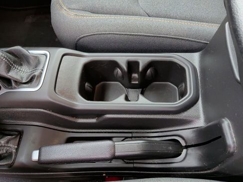 Used 2024 Jeep Gladiator Sport image 39