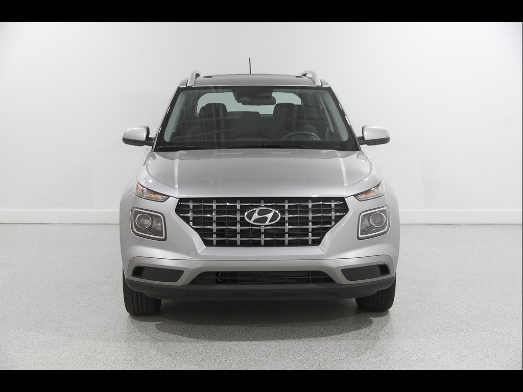 Certified 2026 Hyundai Venue SEL FWD image 2