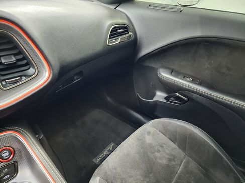 Used 2017 Dodge Challenger SRT Hellcat RWD image 13