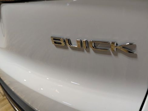 Used 2025 Buick Enclave Preferred image 17