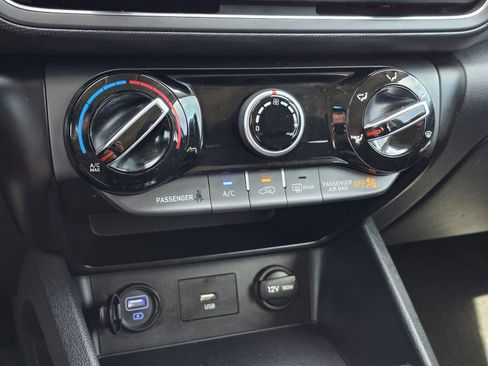 Used 2022 Hyundai Kona SEL image 21