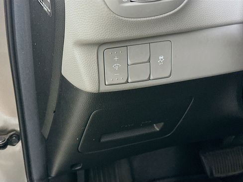 Used 2017 Kia Soul + image 16