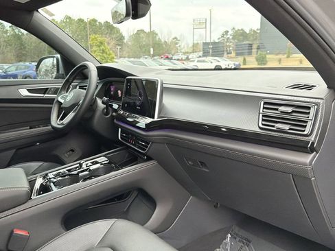 Used 2025 Volkswagen Atlas Cross Sport SEL image 21