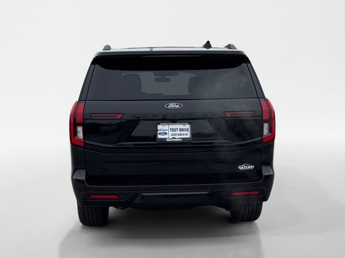New 2026 Ford Expedition Platinum image 5