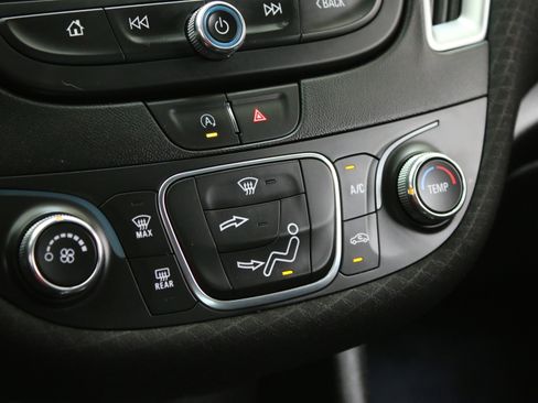 Used 2022 Chevrolet Malibu LS FWD image 18