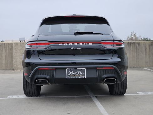 Certified 2025 Porsche Macan image 7
