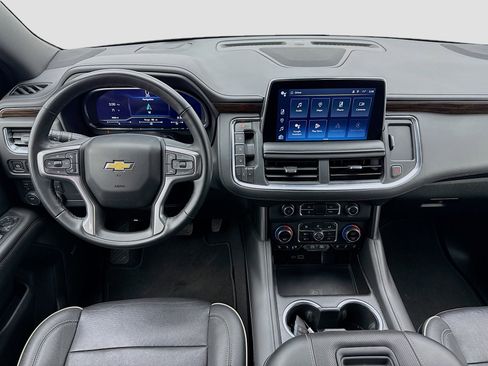 Used 2023 Chevrolet Suburban Premier image 14