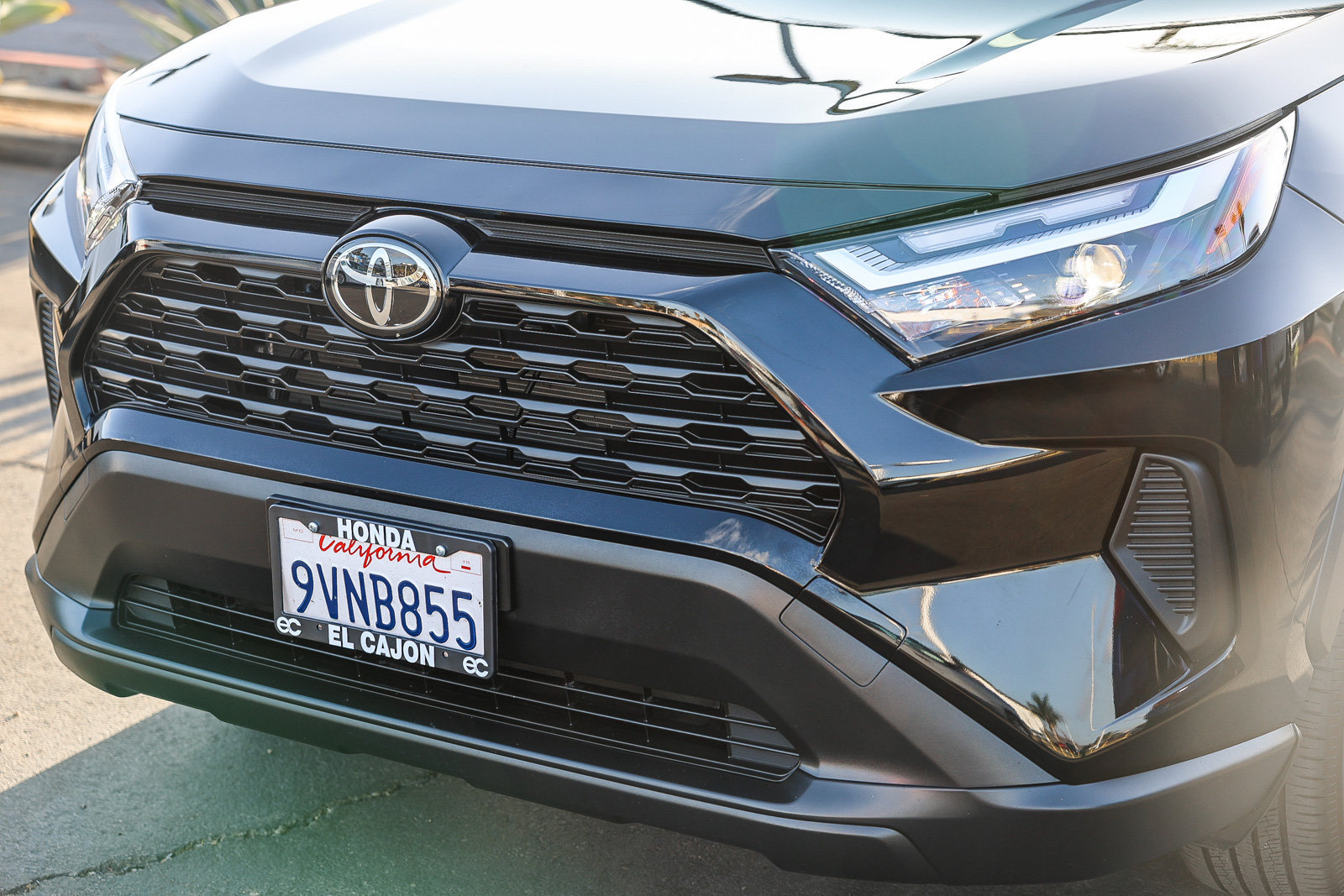 Used 2025 Toyota RAV4 LE AWD/4WD image 18