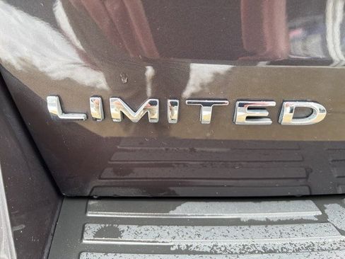 Used 2024 Ford Expedition Max Limited image 11