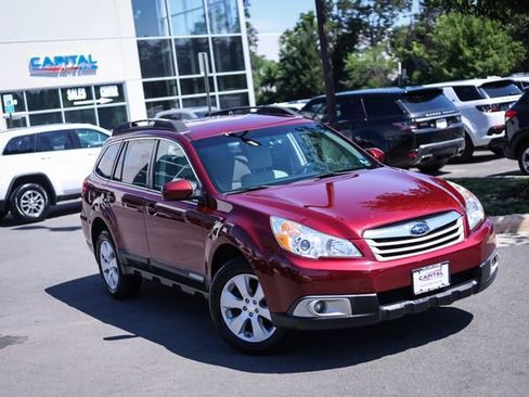 Used 2011 Subaru Outback 2.5i Premium w/ All-Weather Pkg AWD/4WD image 2