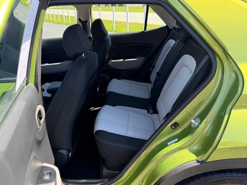 Used 2023 Hyundai Venue SEL FWD image 21