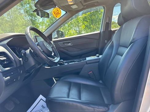 Used 2021 Nissan Rogue SV w/ Premium Package AWD/4WD image 10