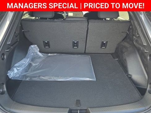 New 2026 Chevrolet Equinox EV LT image 18