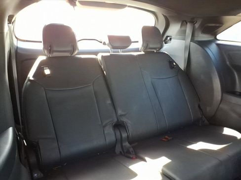 Used 2025 Toyota Sienna Platinum image 15