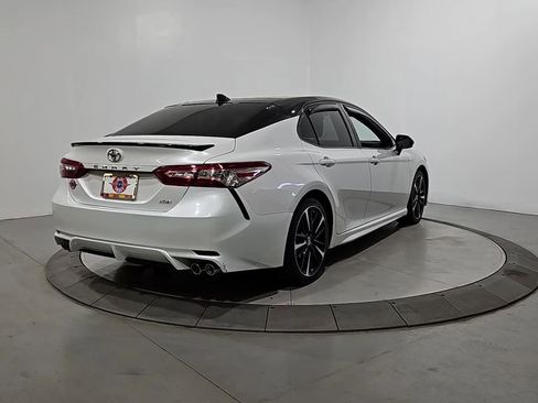 Used 2020 Toyota Camry XSE image 5