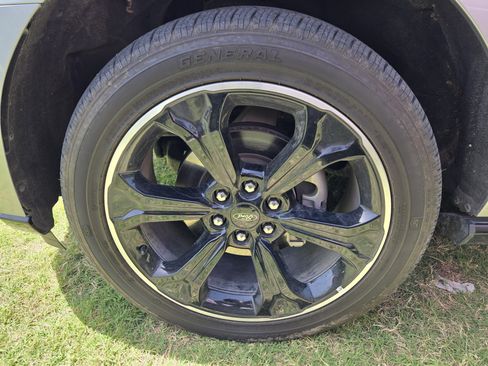 Used 2024 Ford Expedition Limited RWD image 9