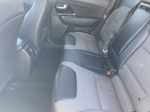 Used 2020 Kia Niro EX image 15