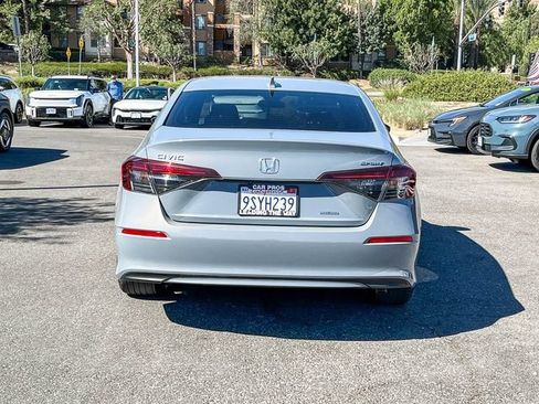 Used 2025 Honda Civic Sport image 6