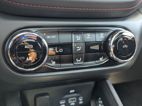 Used 2022 Chevrolet TrailBlazer RS w/ Sun and Liftgate Package AWD/4WD image 19