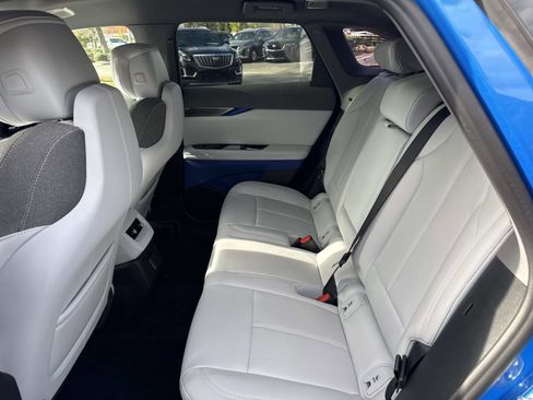 New 2026 Cadillac Optiq Luxury 1 image 15