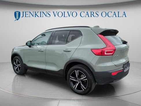 Certified 2024 Volvo XC40 B5 Core AWD/4WD image 5