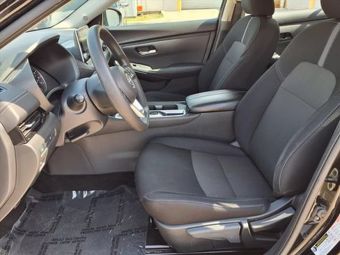 Used 2024 Nissan Sentra SV FWD image 19