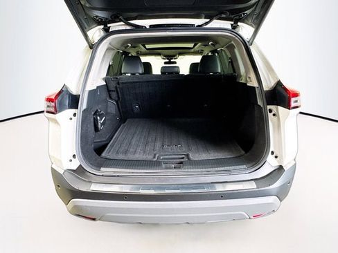 Used 2023 Nissan Rogue SV w/ SV Premium B Package image 22