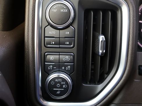 Used 2023 GMC Sierra 2500 Denali w/ Denali Ultimate Package AWD/4WD image 29