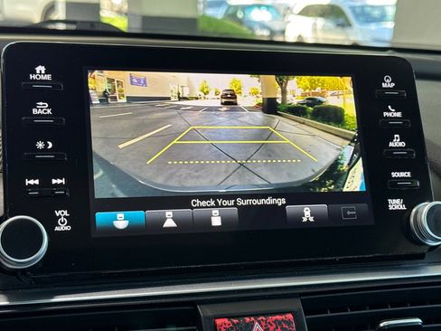 Used 2019 Honda Accord Touring image 19