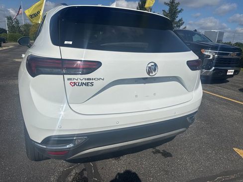 Used 2023 Buick Envision Essence image 9