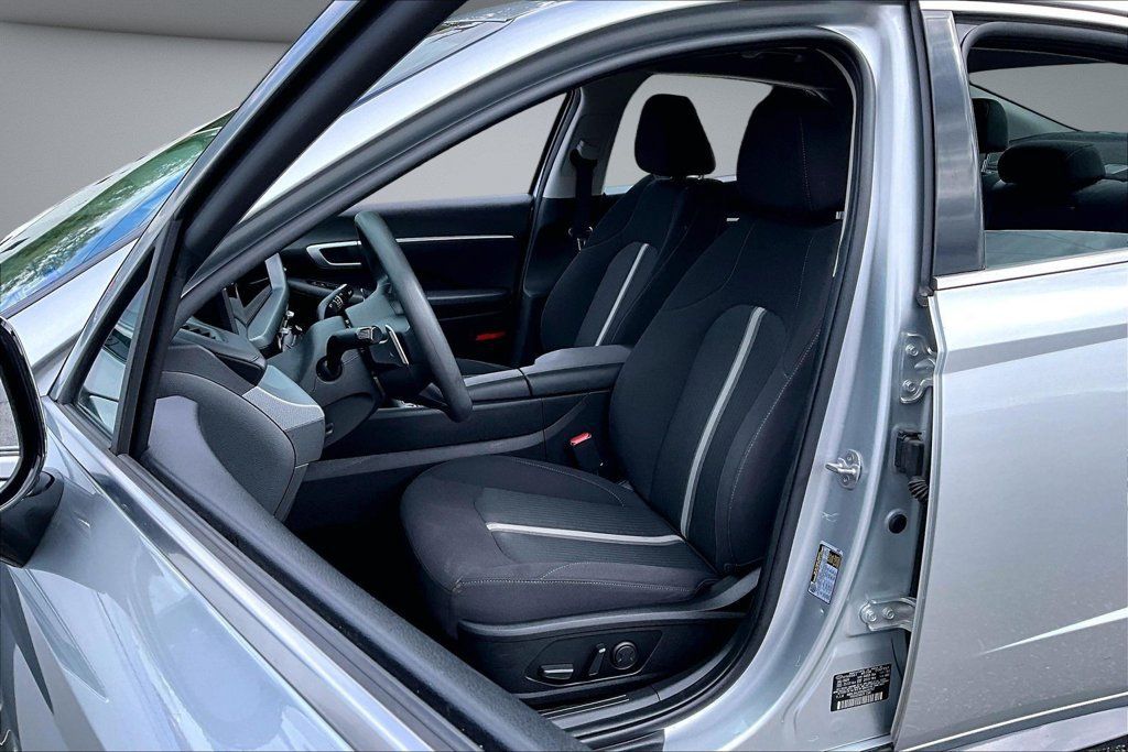 Used 2025 Hyundai Sonata SEL FWD image 21