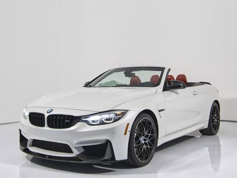 Used 2018 BMW M4 Convertible RWD image 4