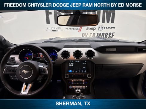 Used 2016 Ford Mustang GT Premium w/ Black Accent Package RWD image 10