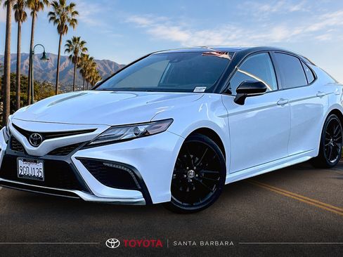 Used 2023 Toyota Camry XSE FWD image 3