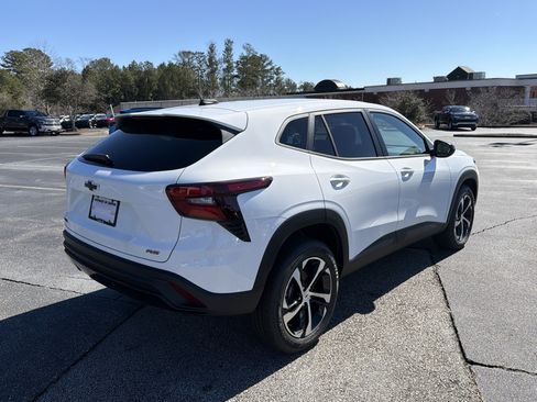 New 2026 Chevrolet Trax RS image 5