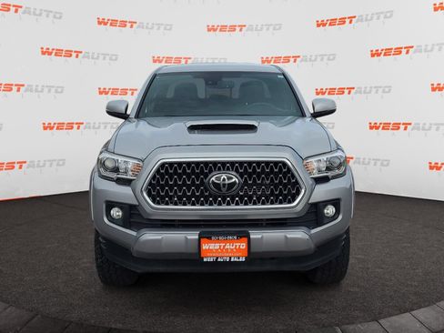 Used 2019 Toyota Tacoma TRD Sport AWD/4WD image 8