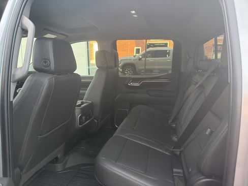 Used 2025 GMC Sierra 1500 SLT w/ SLT Premium Plus Package AWD/4WD image 9