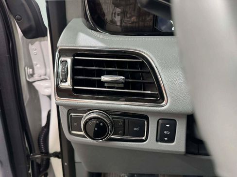 Used 2018 Lincoln Navigator Reserve w/ Technology Package AWD/4WD image 52